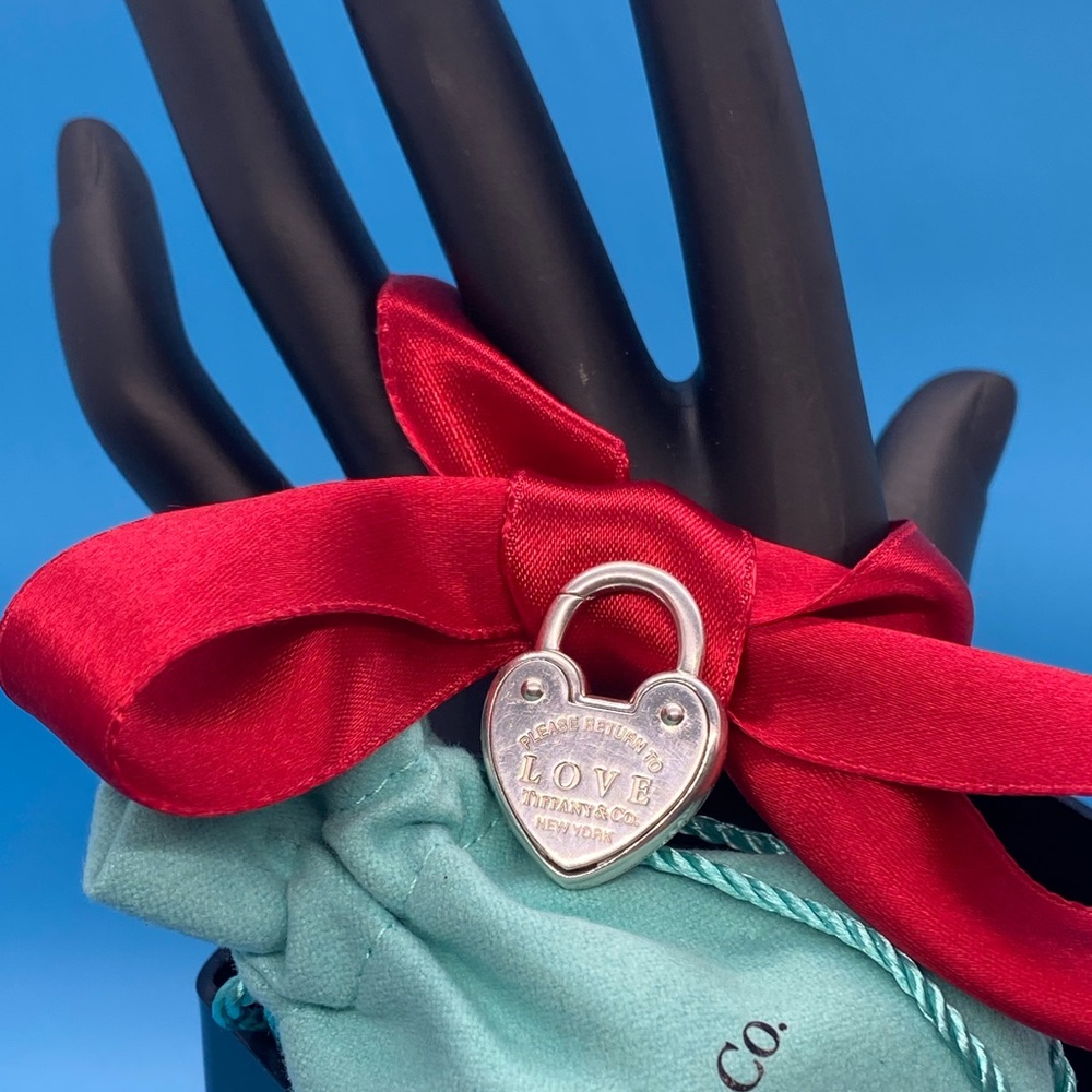 New Tiffany & Co. Return to Tiffany Love Lock Charm
